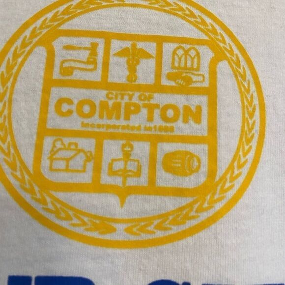 EUC Compton Hub City T-shirt. Size L. - Picture 3 of 7